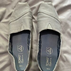 Toms shoes